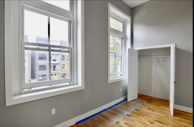 Primary Photo - 1523 W Girard Ave