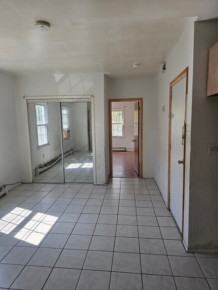 Building Photo - 228 Duncan Ave