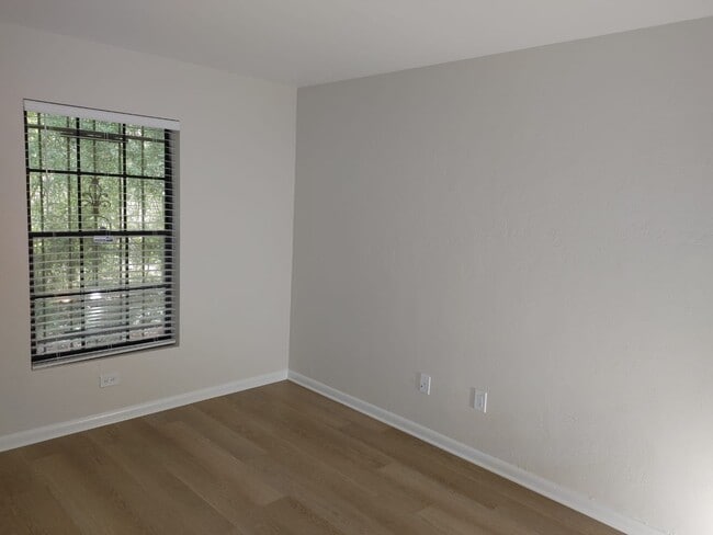 Building Photo - 4405 SW 74th Terrace
