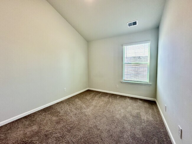Building Photo - Cypress Ridge Townhome!