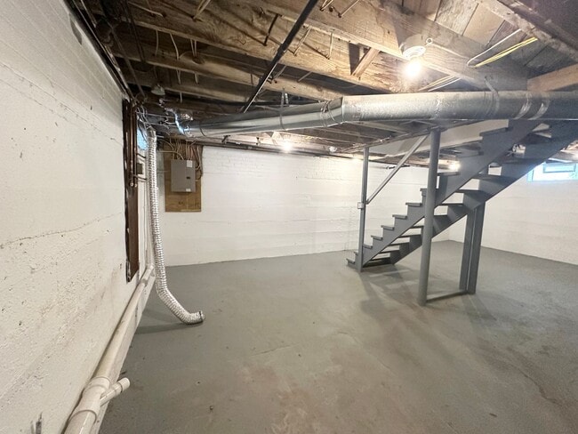 Building Photo - 1922 Baldridge Rd