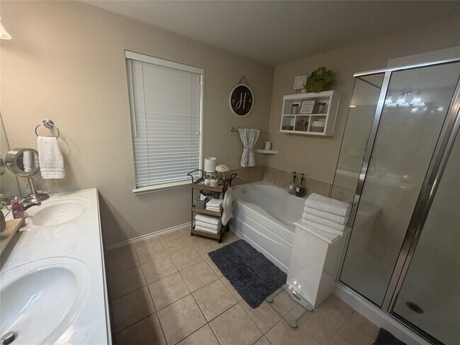 Building Photo - 4714 Woodspring Glen Ln