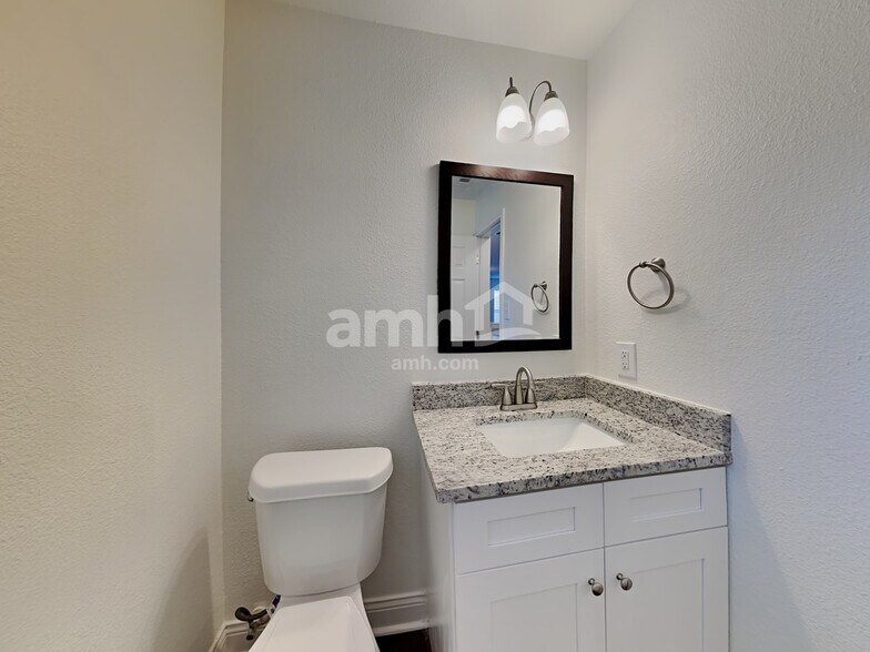 Building Photo - 10815 Canter Spur