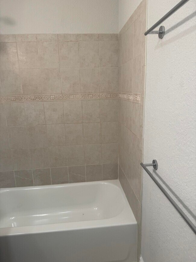 Building Photo - 1508 NW 1st Ave