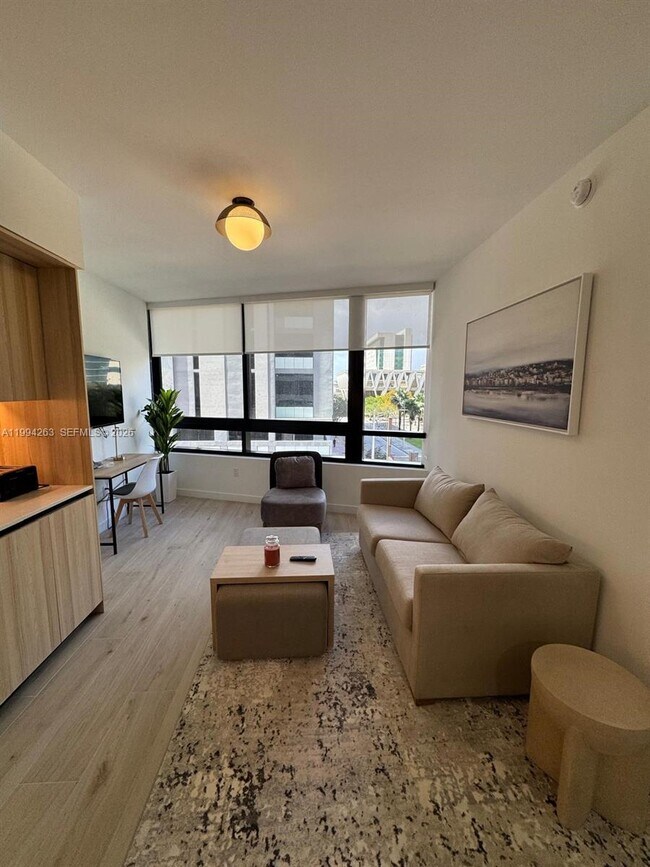 Building Photo - 225 N Miami Ave