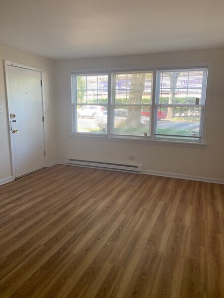 Building Photo - 1500 Central St