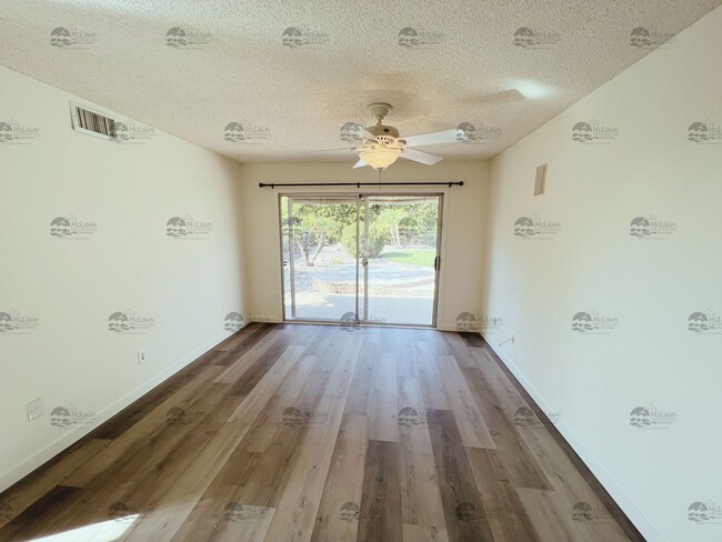 Building Photo - 3 Bed/2 Bath with Private Use Spa!