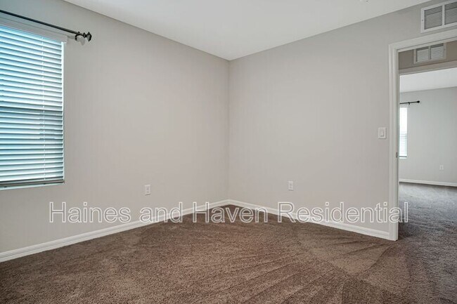 Building Photo - 3889 Geranium Ave
