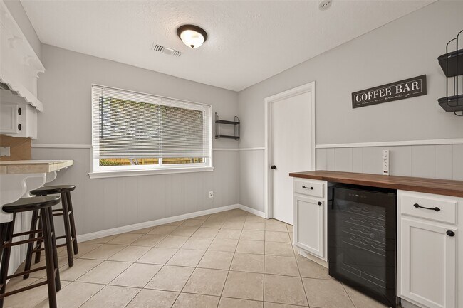 Building Photo - 13418 Paradise Valley Dr