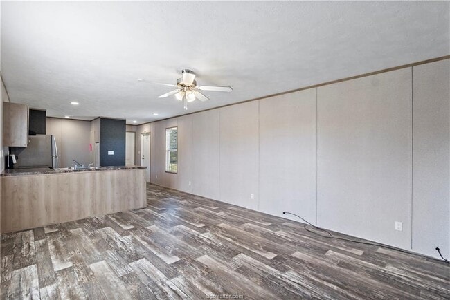 Building Photo - 3933 Graham Rd N