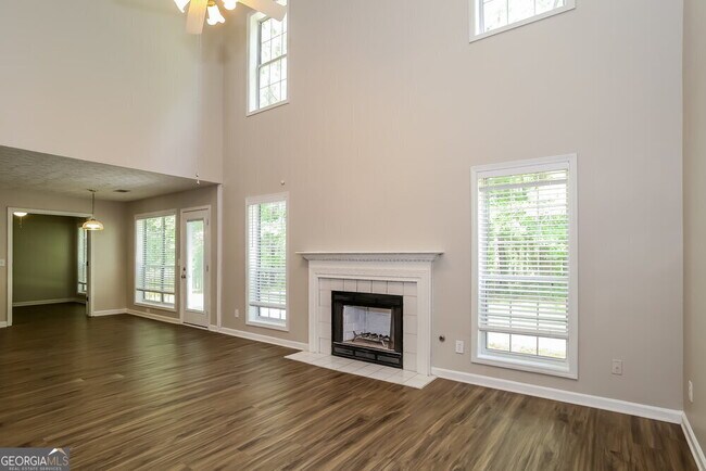 Building Photo - 104 Fallow Ln