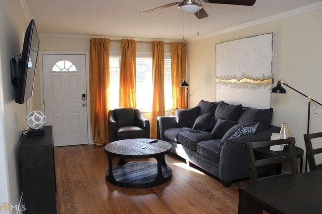 Building Photo - 1260 Woodland Ave NE