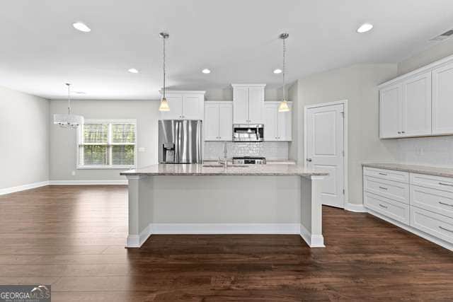 Building Photo - 517 Lago Ct