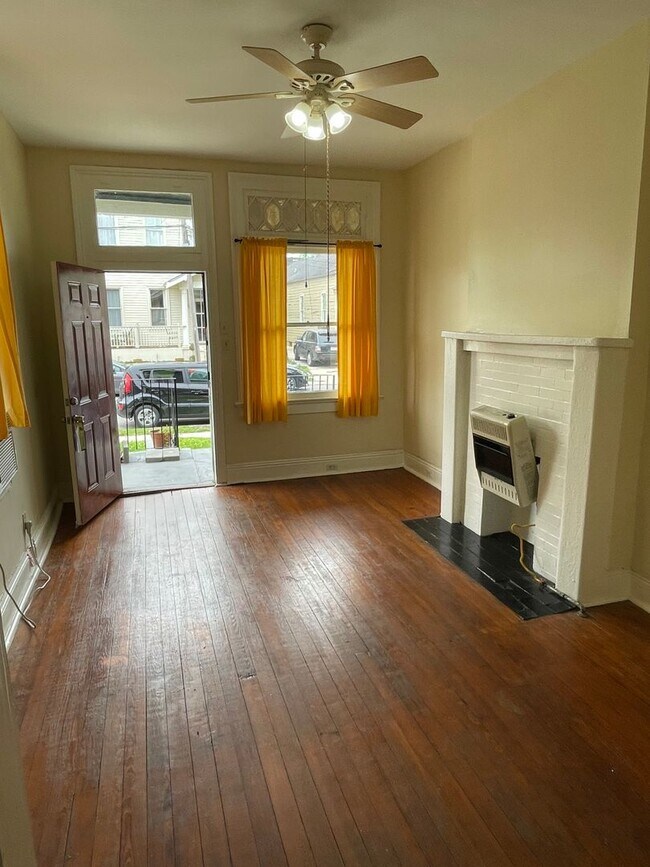 Building Photo - Charming 3 bedroom close to Freret Street, Uptown, Downtown and MORE!!!