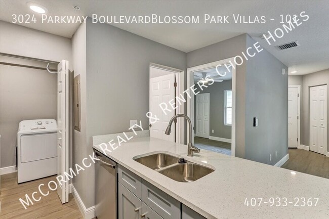 Building Photo - 3024 Parkway BoulevardBlossom Park Villas