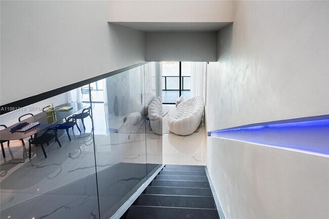 Building Photo - 650 NE 32nd St