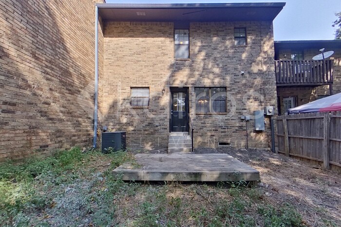 Building Photo - 2146 Woodnote Ln