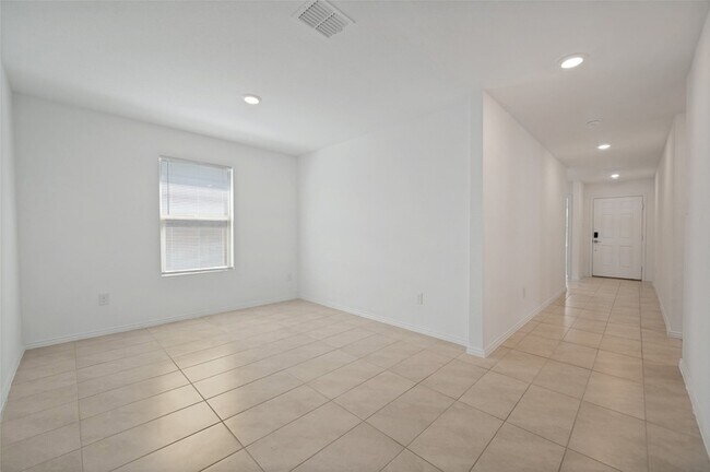 Building Photo - 14045 Ilderton St