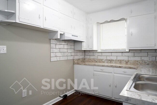 Building Photo - 1524 33rd St Ensley