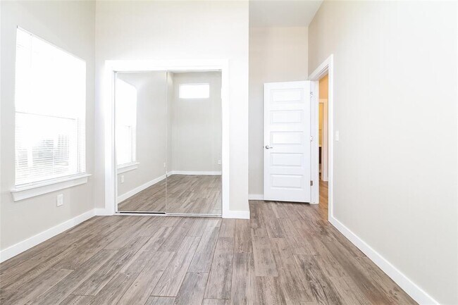 Building Photo - 11317 Paradise Out Ln