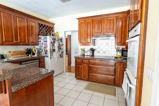 Building Photo - 491 Frank Shaw Rd