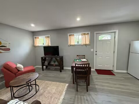 Building Photo - 438 N Park Ave