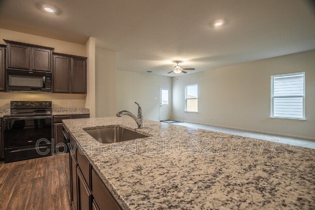 Building Photo - 772 Shoal Crk