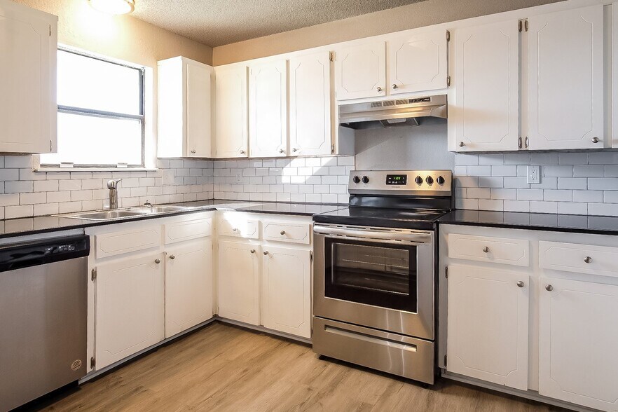 Building Photo - 2977 W 115th Pl