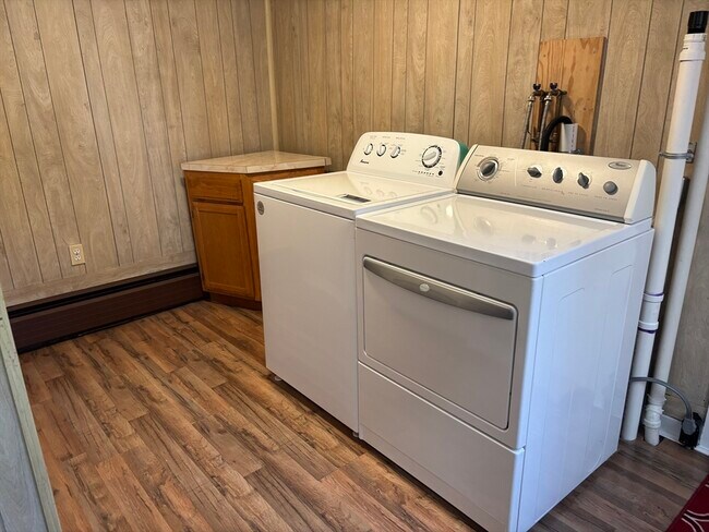 Building Photo - 478 High St