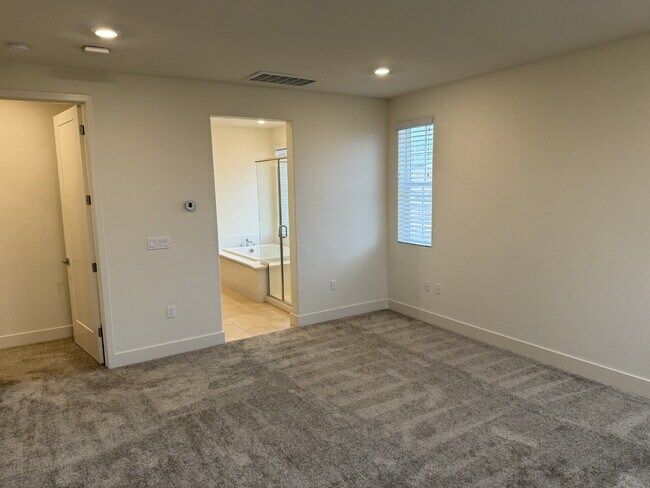 Building Photo - Beautiful 4 Bedroom, 3 Bath Home with Solar in Highly Desired Tracy Hills Community
