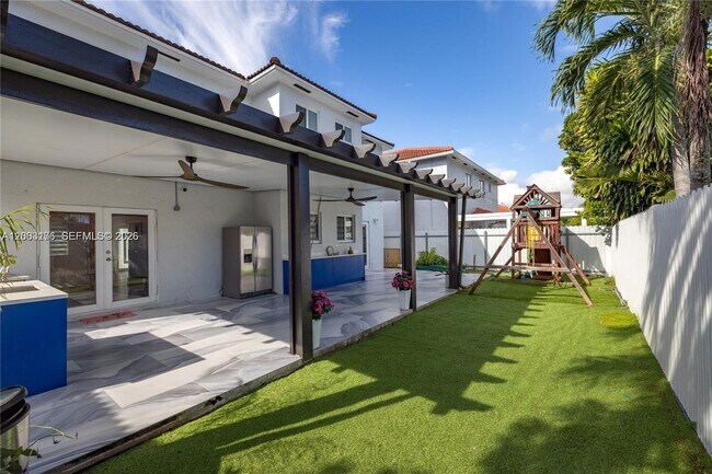 Building Photo - 15981 SW 54th Terrace