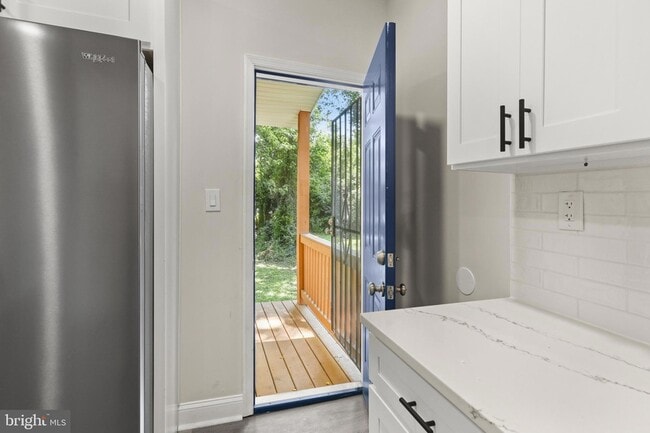 Building Photo - 505 McCabe Ave