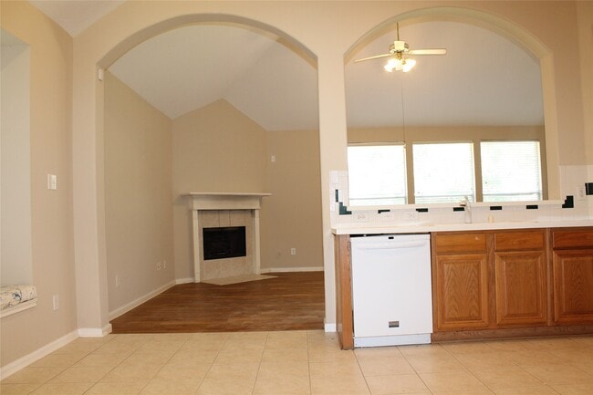 Building Photo - 3623 Chatwood Dr