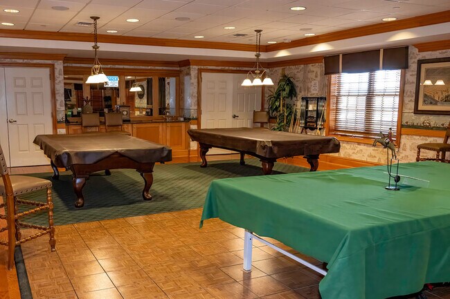 Building Photo - Executive Luxury Living at Colonial Heritage
