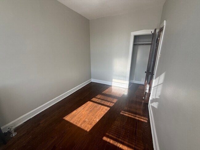 Building Photo - 2208 S 57th Ave