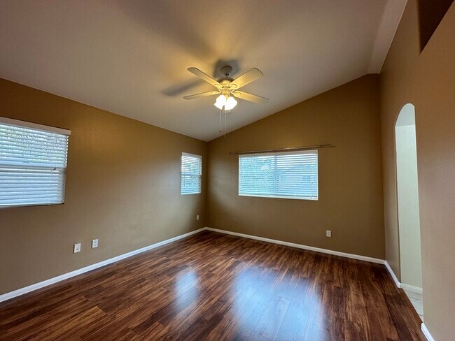 Building Photo - Beautiful & Spacious Pet-Friendly Home at ...