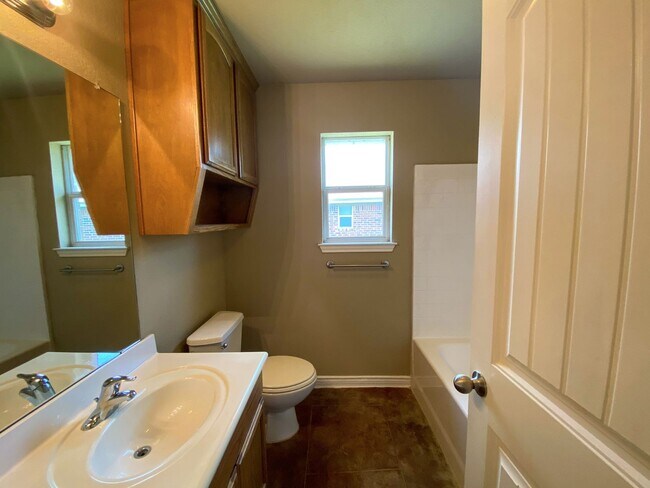 Building Photo - 3024 Beauford St