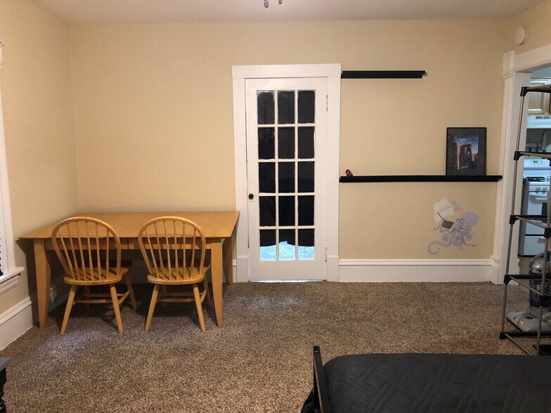 Studio Bedroom - 518 W Wilson St