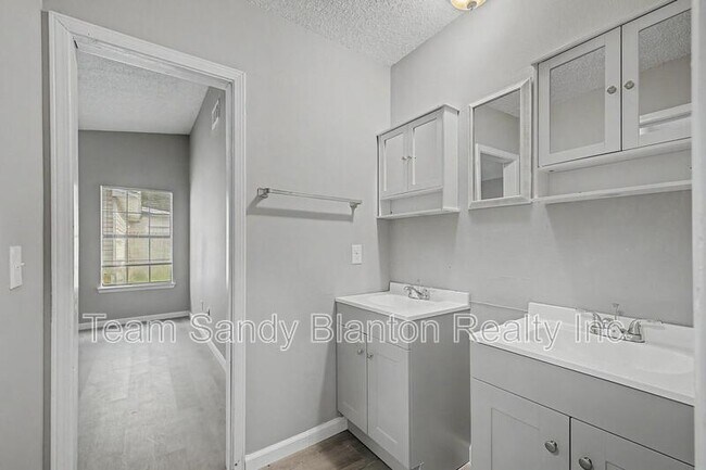Building Photo - 8210 Kipling St