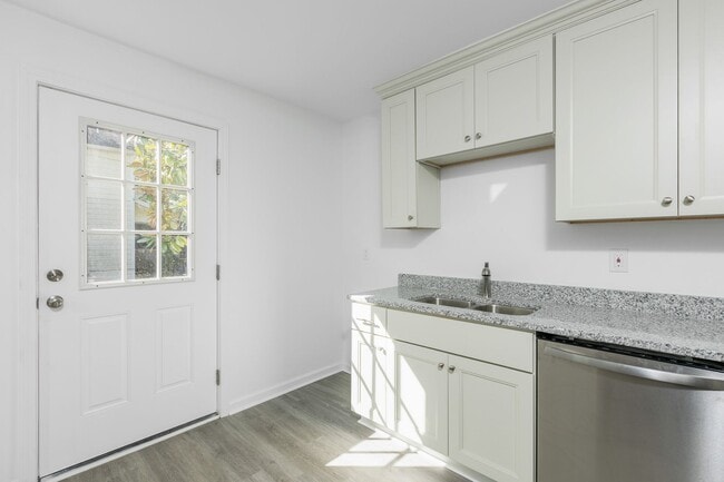 Building Photo - Spacious 4-Bedroom Home with Modern Upgrades Throughout