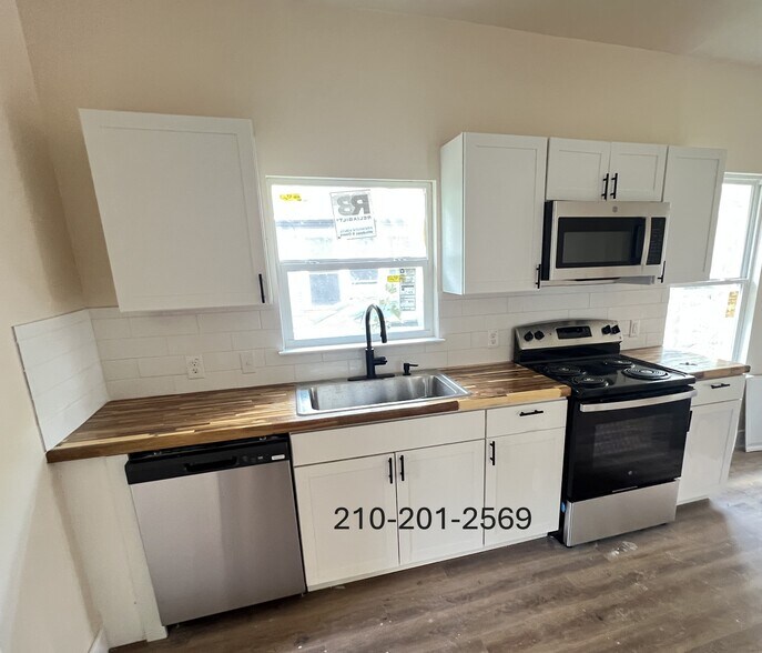 Building Photo - 1106 W Ridgewood Ct