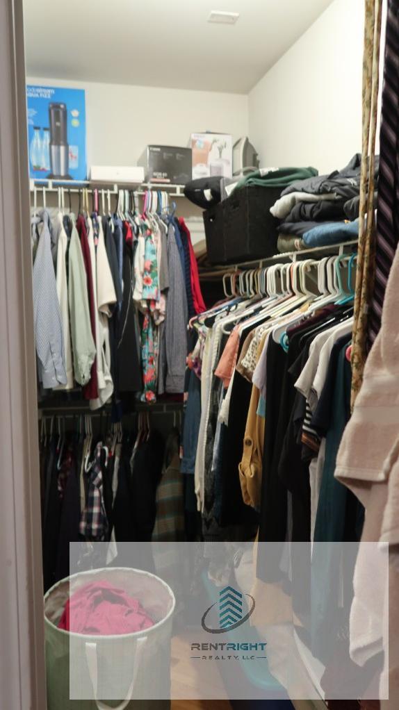 Building Photo - 850 N Wood St