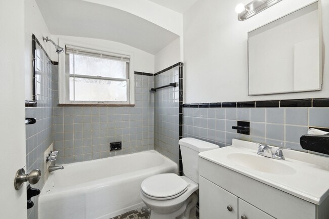 Building Photo - 3 Bedroom 1 Bath $1200
