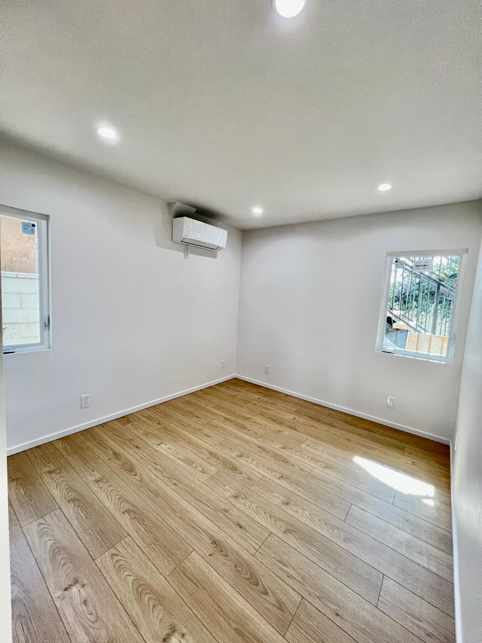 Building Photo - 3118 W 109th St