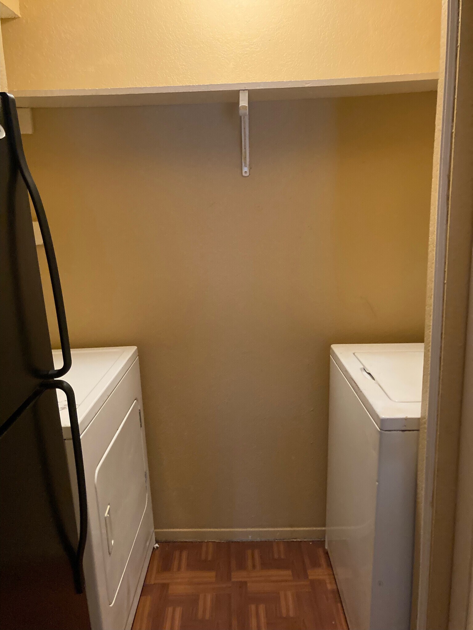 Laundry room inside the kitchen - 5220 Tahoe Trl
