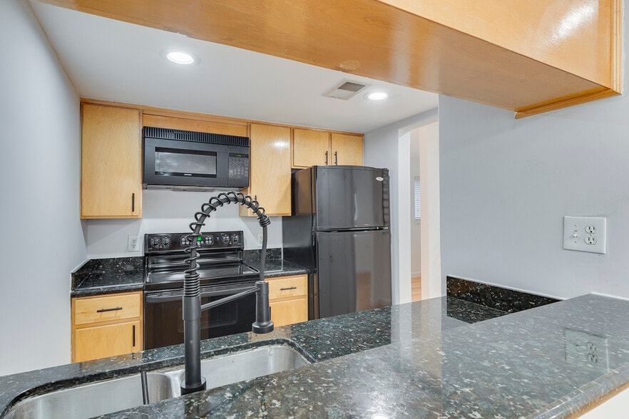 Kitchen with Granite Countertops - 4130 Newton Ave