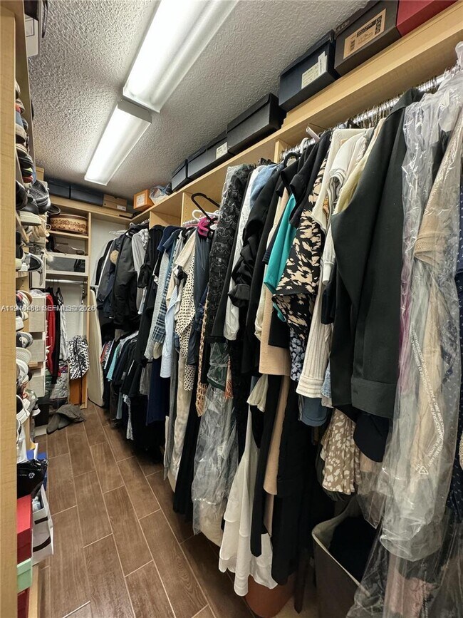 Building Photo - 15101 Garvock Pl