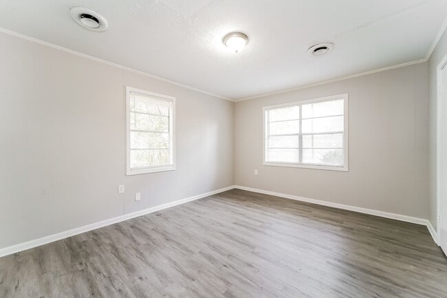 Building Photo - 2751 Glenn St