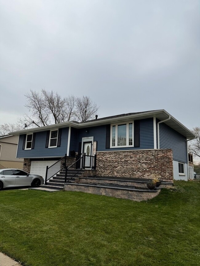 Building Photo - 715 Lacy Ave