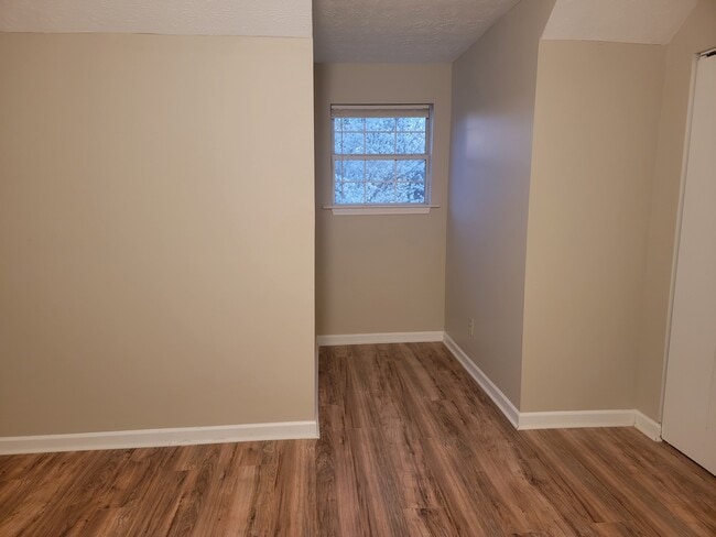 Building Photo - 2732 Holly Berry Dr